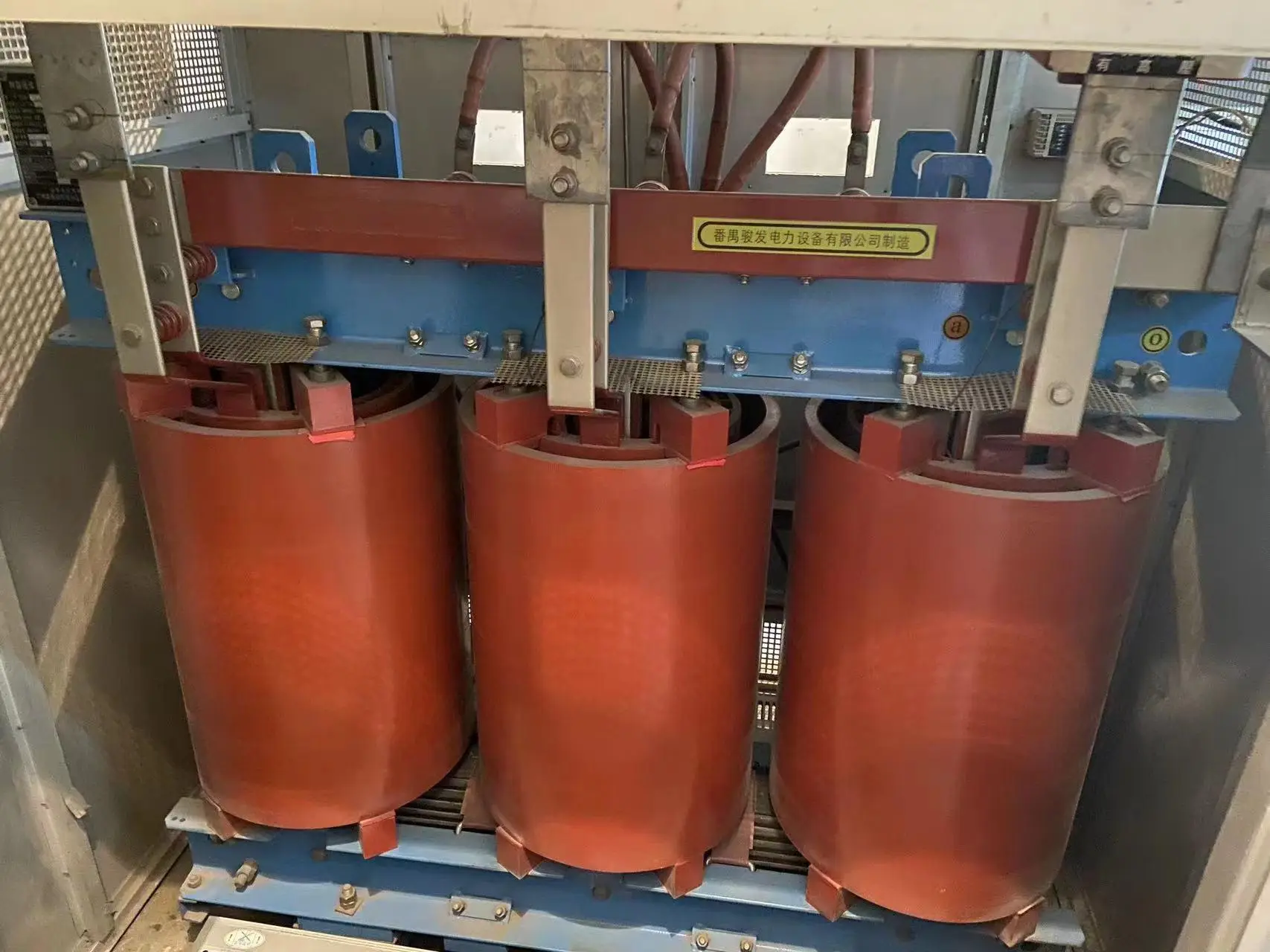 舊變壓器回收就選深圳市鑫進(jìn)發(fā)再生資源回收有限公司，專業(yè)回收多類變壓器，價格合理服務(wù)優(yōu)