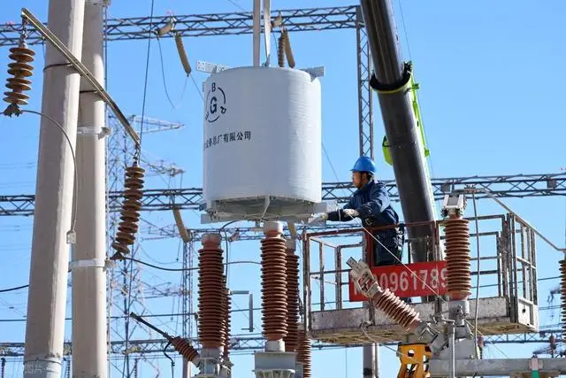 訂單排到2029年、價(jià)格飆升30%，歐美為何排隊(duì)瘋搶中國(guó)變壓器？
